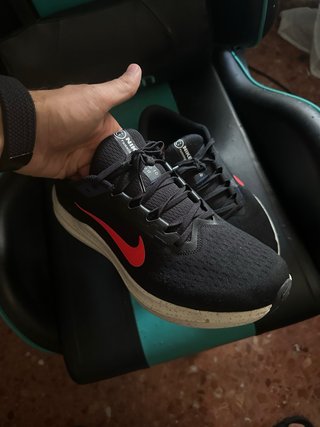 Nike Winflo 10 Negro/Rojo