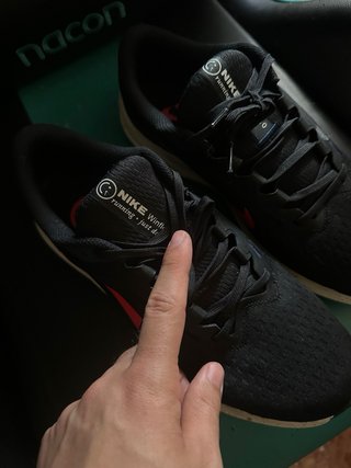 Nike Winflo 10 Negro/Rojo