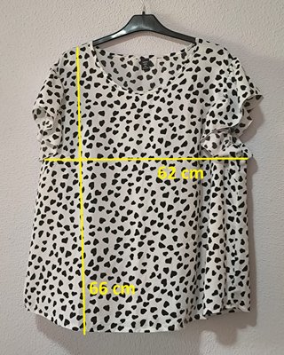 Blusa Shein Curve Estampada Corazones