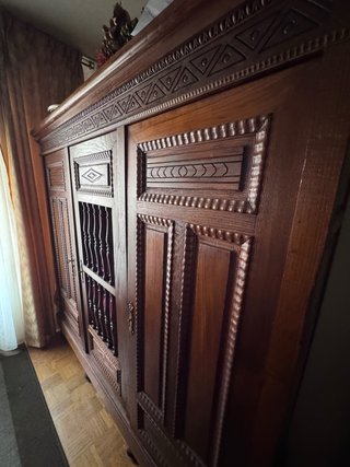 Mueble antiguo madera castaño