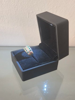 Anillo Riviera Oro 9K 10 Esmeraldas Naturales