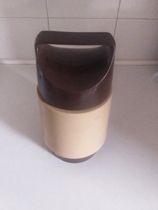 Termo vintage marrón y beige