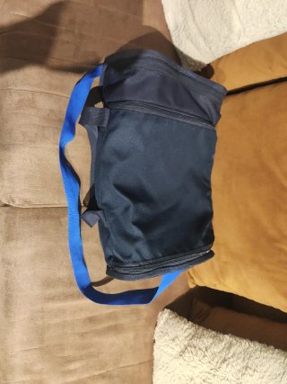 Mochila Kipsta Negra y Azul