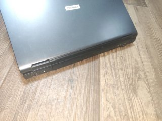 Portátil Toshiba Plata y Negro