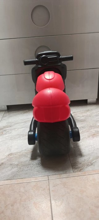 Moto correpasillos Feber