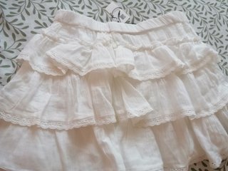 Falda pantalón blanca volantes