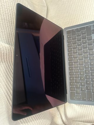 MacBook Air 13" Chip M4 (16GB RAM / 256GB) Mediano