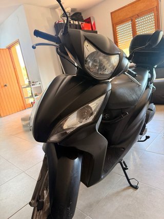 Moto Scooter Negra