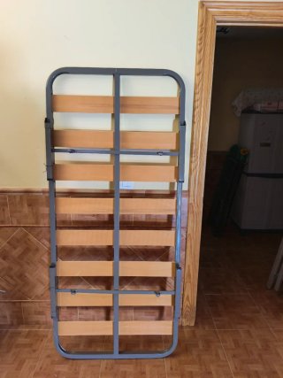 Estructura de cama plegable