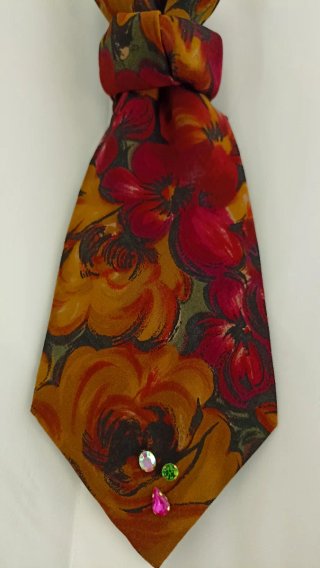 Cravatta gioiello vintage floreale in seta