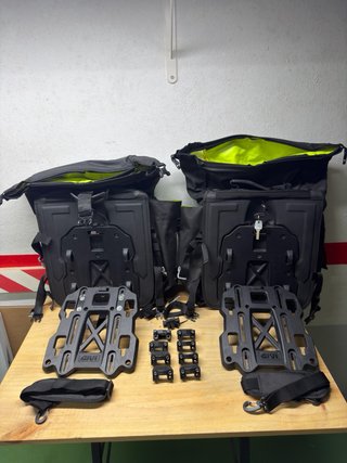 Alforjas Givi Canyon GRT709