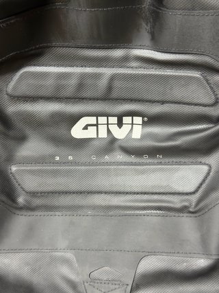 Alforjas Givi Canyon GRT709