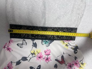 Vestido Corto Encaje y Mariposas Talla Única
