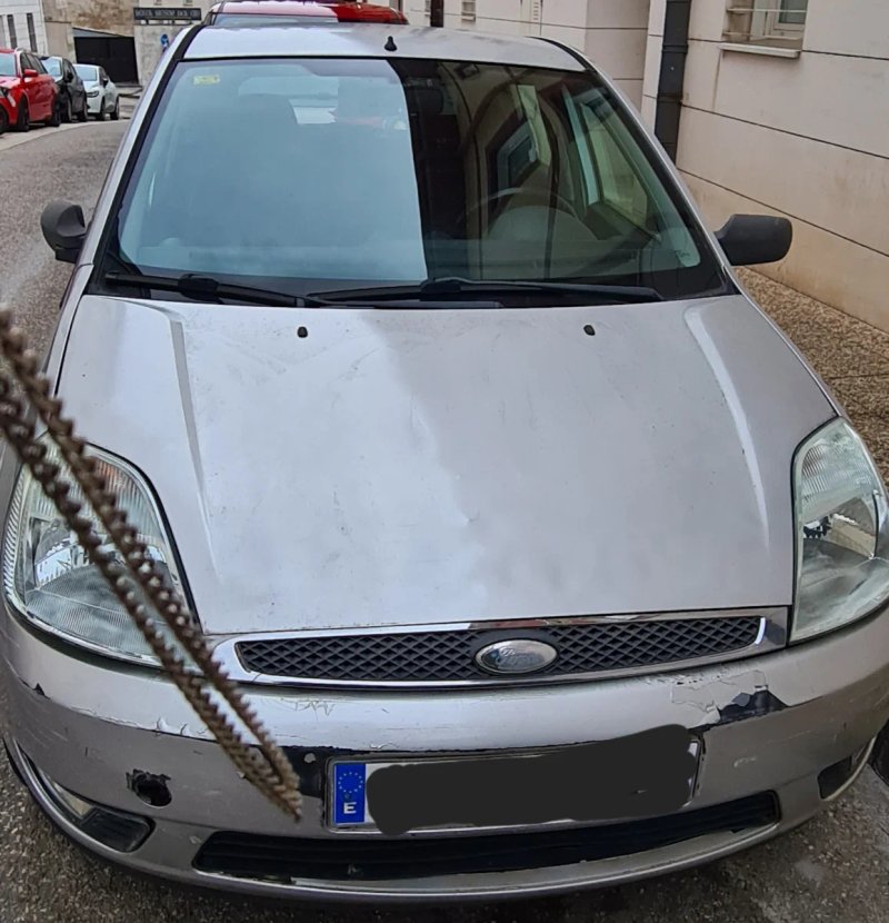 Ford Fiesta 2004 - foto 1