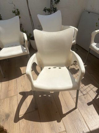 Silla de terraza blanca