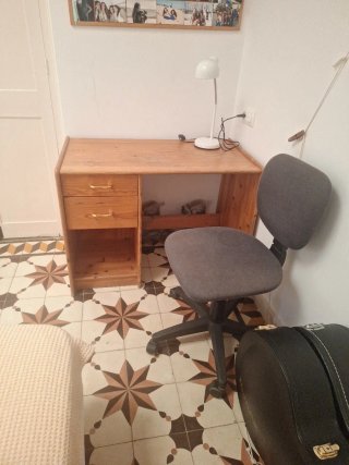 Escritorio madera pino y silla giratoria