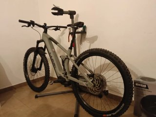 Bicicleta eléctrica Cube Stereo 140 Hybrid