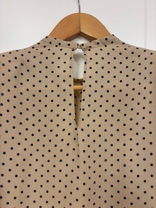 Blusa Barey lunares beige y negro