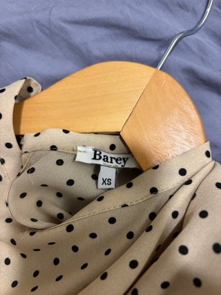 Blusa Barey lunares beige y negro