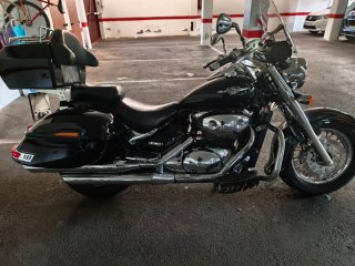Suzuki Intruder C800 Negra