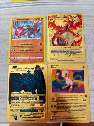 4 Cromos Pokémon Dorados: Mew, Charizard, Hitmonch