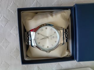 Reloj nuevo sin usar y caja Montres Prestige