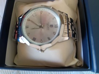 Reloj nuevo sin usar y caja Montres Prestige