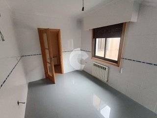 Piso en venta en Mariñamansa en Ourense