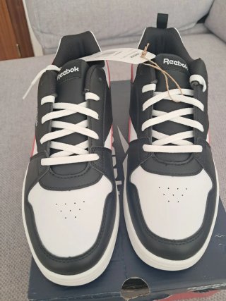 Zapatillas Reebok Negras, Rojas y Blancas