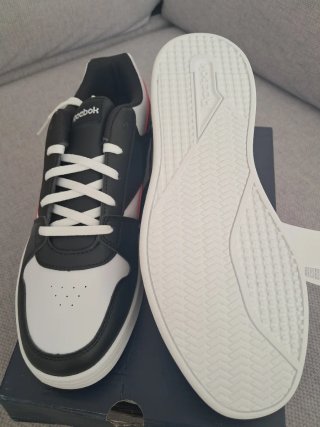 Zapatillas Reebok Negras, Rojas y Blancas