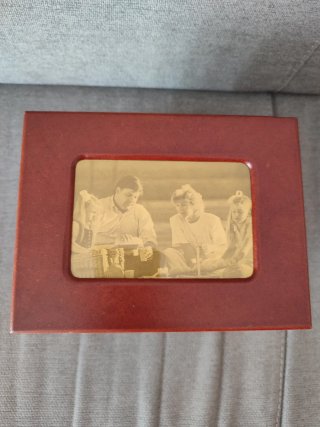 Caja de madera para guardar fotos
