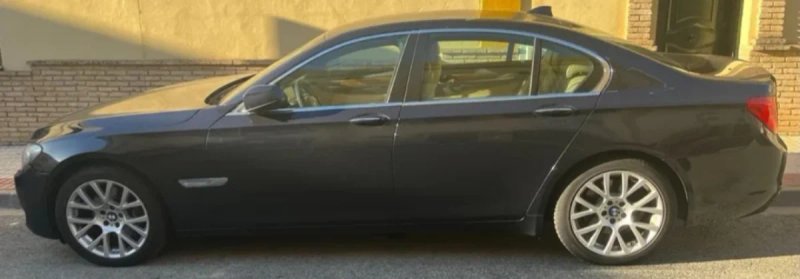 BMW Serie 7 2010 - foto 1