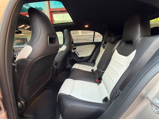 MERCEDES-BENZ Clase A Sedan A 220 4MATIC
