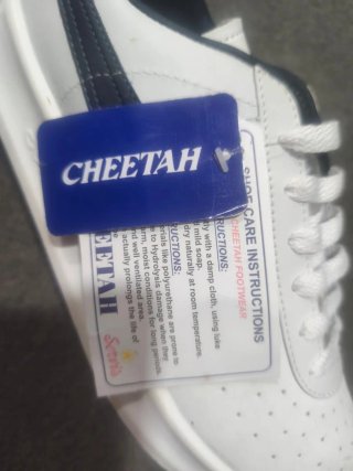 Zapatillas Cheetah Talla 45 Blancas y Negras