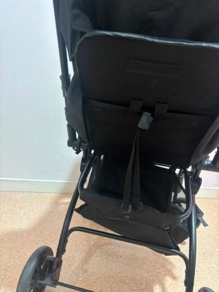 Carro de bebé negro