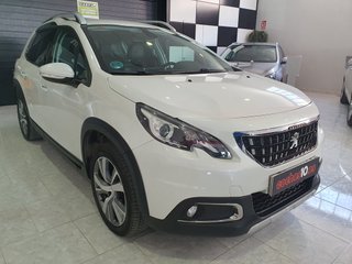 Peugeot 2008 1.2I. ALLURE