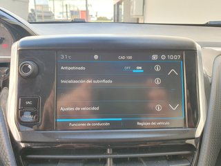 Peugeot 2008 1.2I. ALLURE