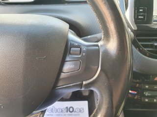 Peugeot 2008 1.2I. ALLURE
