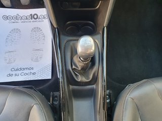 Peugeot 2008 1.2I. ALLURE