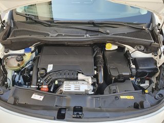 Peugeot 2008 1.2I. ALLURE