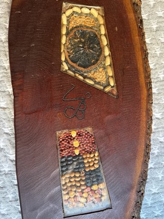 Bandeja artesanal de madera rústica hecha a mano