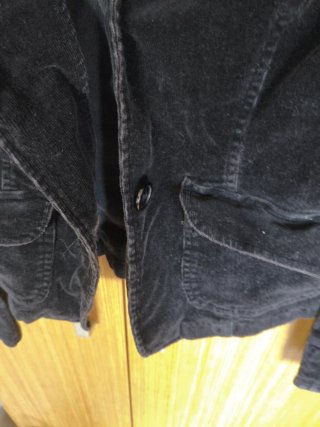 Chaquetita pana negra corta