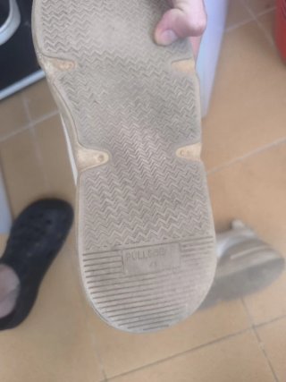 Zapatillas Pull&Bear grises y blancas