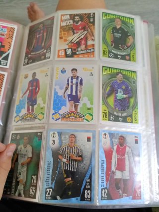 Álbum Match Attax 2023-2024 con cartas raras