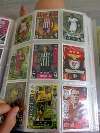 Álbum Match Attax 2023-2024 con cartas raras