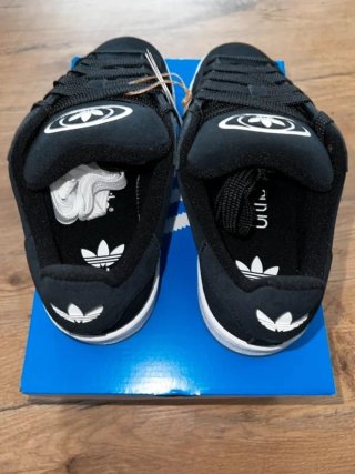 Adidas Campus Talla 42 Negras Blancas