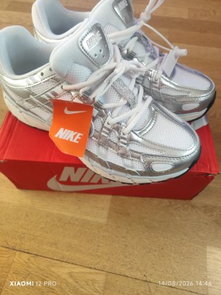 Nike P-6000 Plata Metálico Talla 42