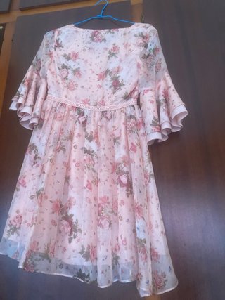 Vestido rosa floral manga acampanada