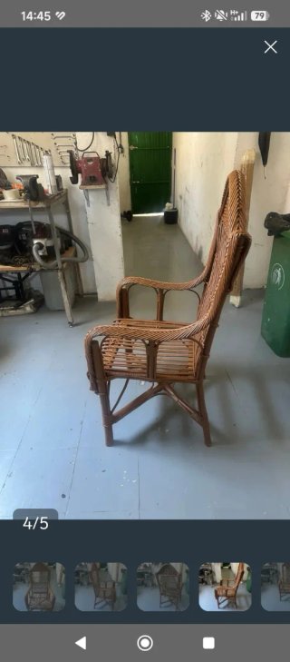 Sillón de mimbre alto