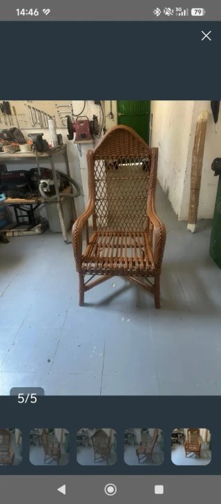 Sillón de mimbre alto